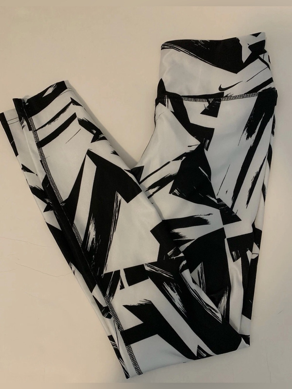 Nike Dri-Fit Legend 2.0 Leggings Size Small Black & White abstract design